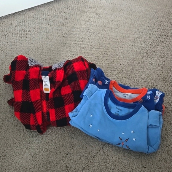 Robe & PJs - Picture 1 of 4